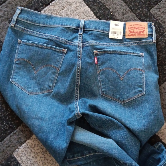 NWT Women's Levi's - Picture 7 of 7